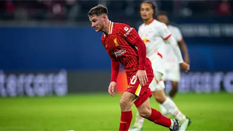 ماك أليستر بعد الفوز علي أستون فيلا : محمد صلاح أسطورة ليفربول