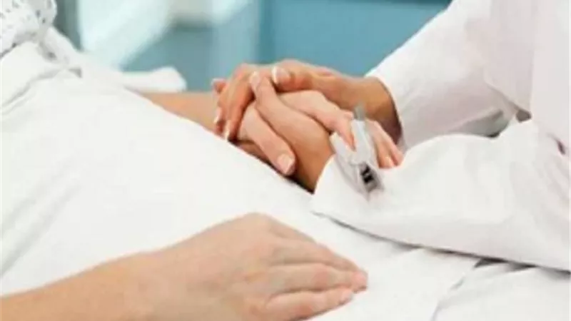 الافتاء توضح.. حكم صلاة المريض العاجز عن استقبال القبلة