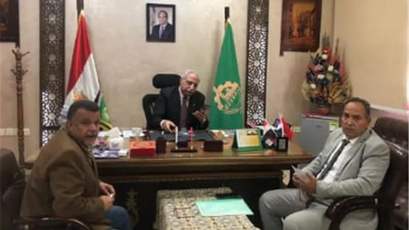 مصطفى عبده يناقش انتظام التعليم داخل مدارس القليوبية