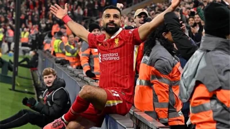 جماهير ليفربول تطالب بعقد مدى الحياة لمحمد صلاح .. فيديو