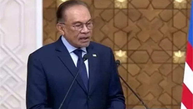 رئيس وزراء ماليزيا: نتطلع إلى زيارة الرئيس السيسي قريبًا