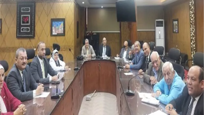 مصطفى عبده: مجلس الأمناء له دور مؤثر في دعم العملية التعليمية