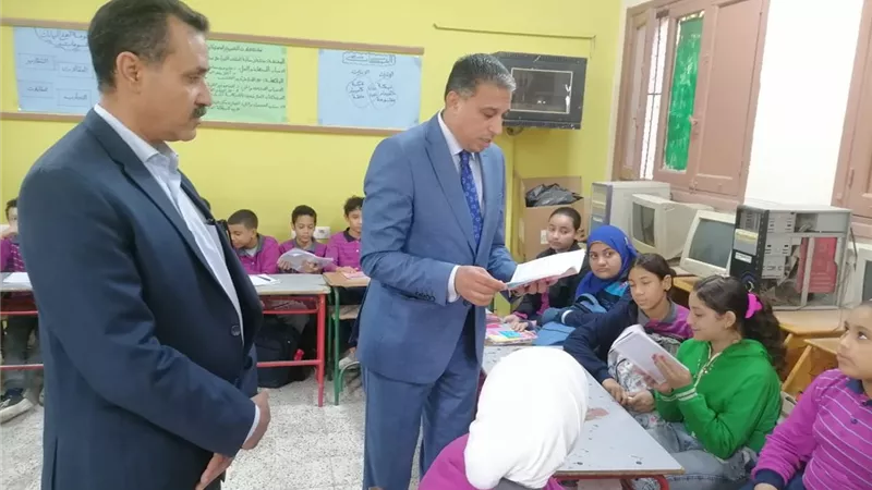 مدير تعليم الجيزة يوجه بتفعيل الإشراف اليومى بالمدارس