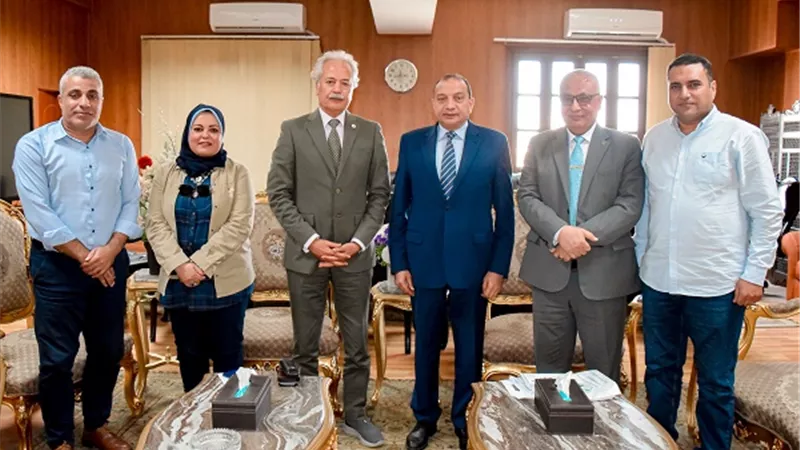 رئيس جامعة بني سويف يستقبل رئيس المنظمة المصرية لحقوق الإنسان
