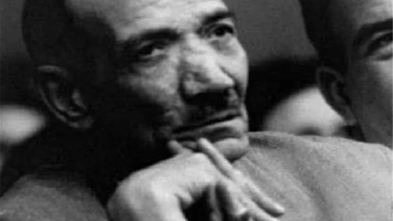 اليوم ..عزاء ابن الشاعر أحمد رامي بـ مسجد الرحمن الرحيم