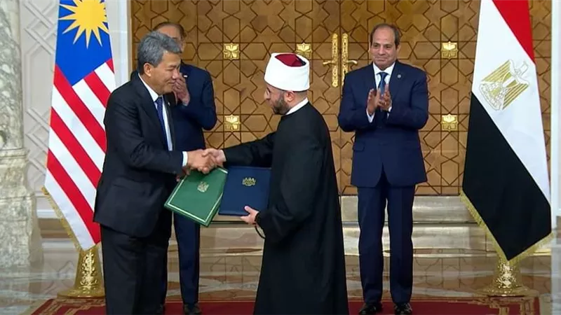 الرئيس السيسي ورئيس وزراء ماليزيا يوقعان مذكرة تعاون بين البلدين