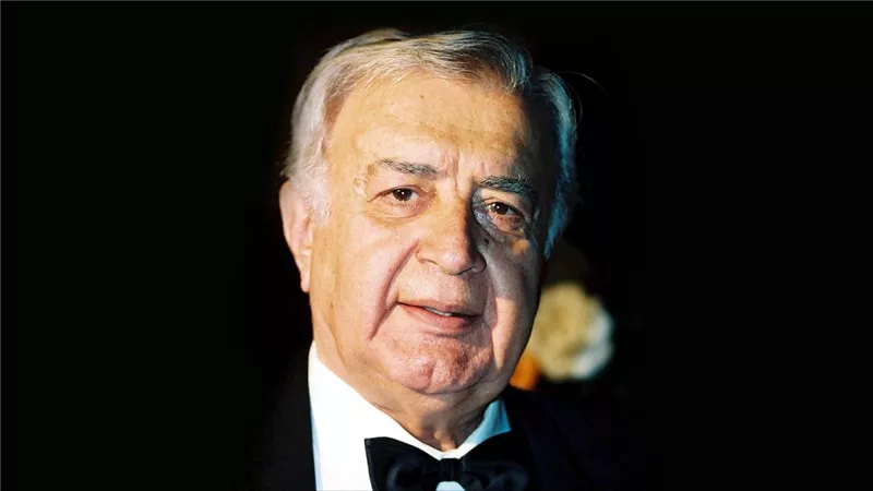 المخرج مصطفى العقاد.. الذى أفلس بسبب عشقه للسينما