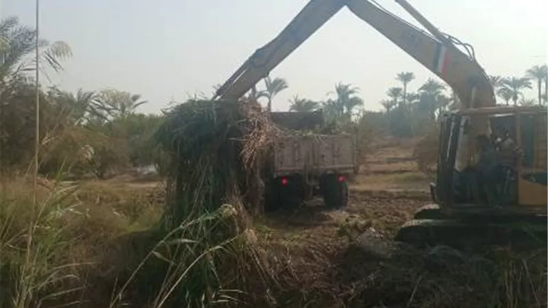 محافظ أسيوط يتابع جهود تطهير الترع والمصارف