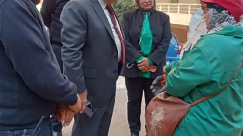 محافظ الدقهلية يكلف بالالتزام بوضع صناديق القمامة أمام المحلات