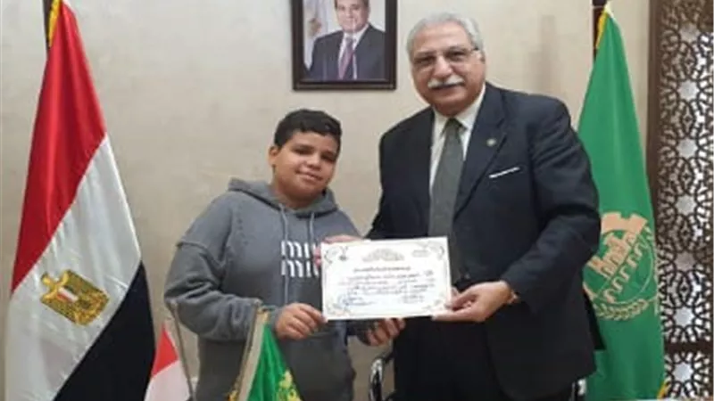 مدير تعليم القليوبية يكرم الطلاب المتميزين بإدارة الخصوص