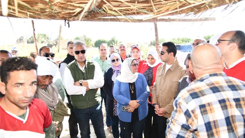 محافظ الفيوم يشهد مزاداً لبيع السمك على ساحل بحيرة قارون