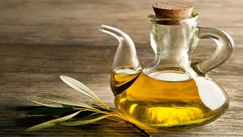 فوائد وأضرار أنواع زيوت الطهي المختلفة