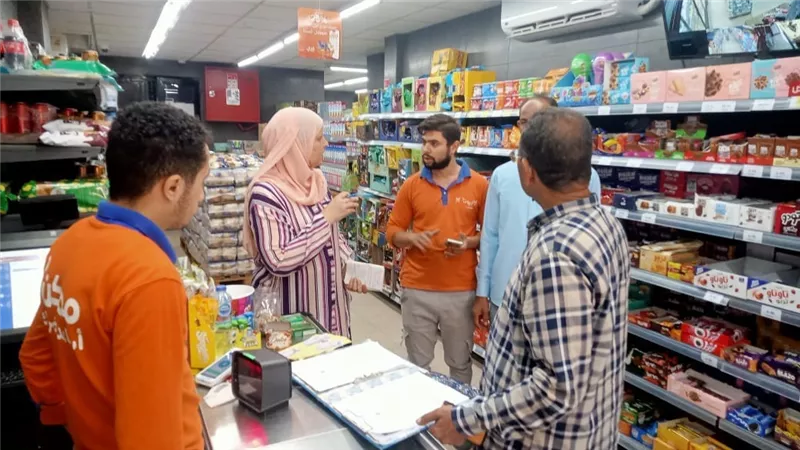 محافظ المنيا يوجه بتكثيف الحملات التموينية على الأسواق والمخابز