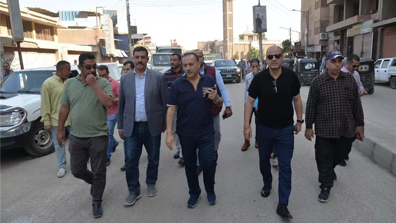 محافظ أسيوط يتابع رفع كفاءة شارع الجلاء بمركز ومدينة القوصية