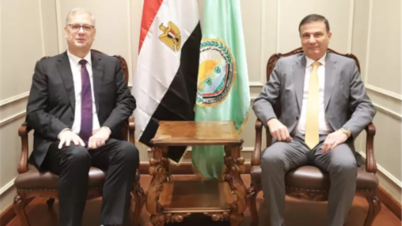 وزير الزراعة يبحث مع السفير الهولندي بالقاهرة سبل التعاون المشترك