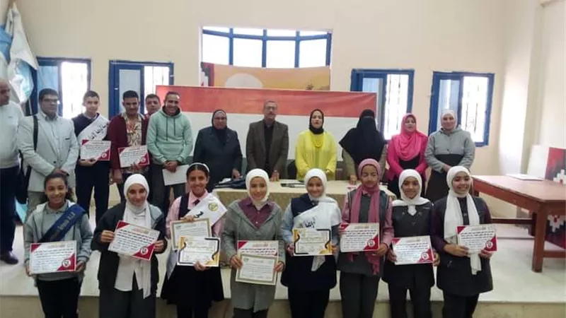 مطروح.. تكريم فريق التغطية الإعلامية بتوجيه الصحافة المدرسية