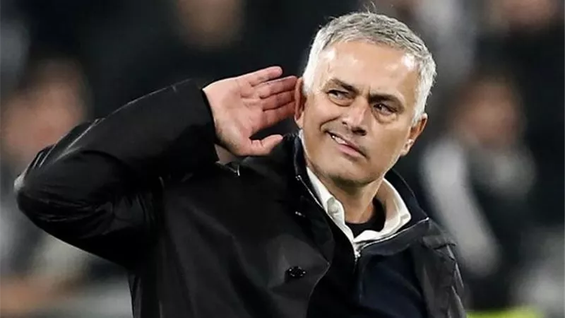 رد نارى من حارس جالاتا على تصريحات مورينيو بشأن الدوري التركي