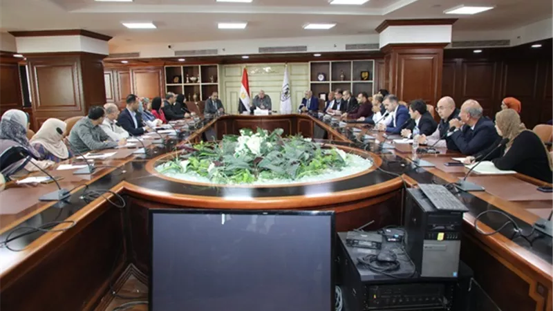 بحث تشكيل جمعيات للمستثمرين بمناطق بنى سويف الصناعيه