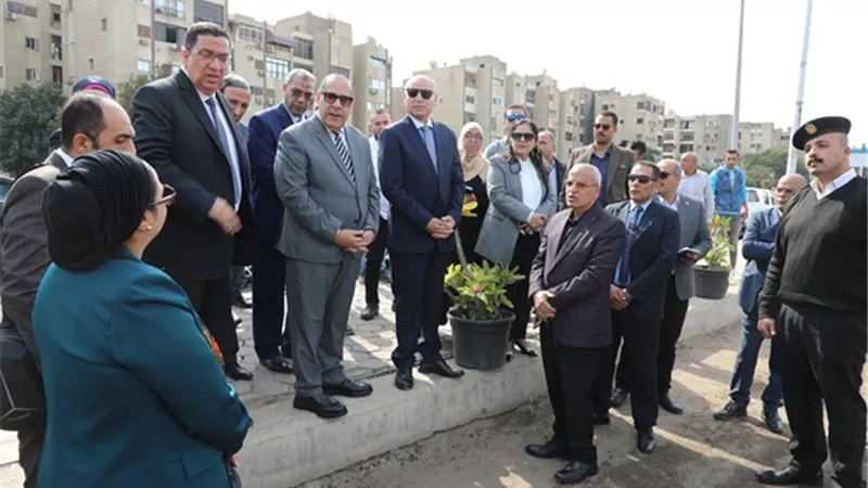 تجهيز اسواق اليوم الواحد أمام مسجد آل رشدان بمدينة نصر