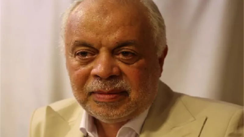 نقيب الممثلين يشارك فى عزاء والدة احمد محارب