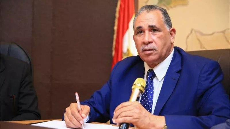 لتلاعبهم في خطابات العلاج.. نقيب المحامين يحيل اثنين من موظفي النقابة للنيابة العامة