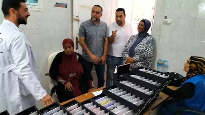 الكشف على ٧٦٠ مريض بالتنسيق مع بنك الشفاء المصرى بوحدة المستعمرة