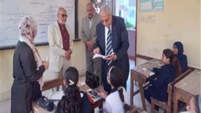 مدير تعليم القليوبية يتابع انتظام الدراسة فى مدارس إدارة بنها