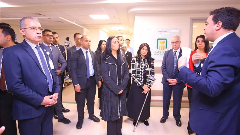 وزيرة التضامن تتفقد مستشفى حروق أهل مصر لعلاج المصابين بالمجان