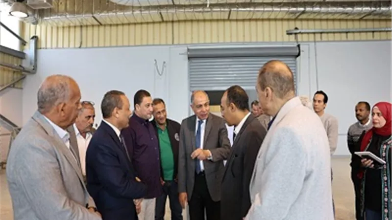 محافظ المنيا يتفقد مدرسة المنيا الثانوية الفنية للتعليم والتدريب