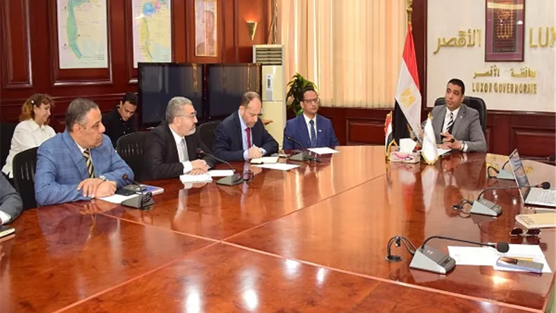 نائب محافظ الأقصر يبحث أعمال لجنة التوظيف لمشروع النمو الاخضر