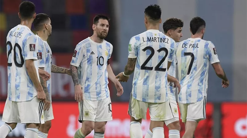 تفاصيل استبعاد مدافع مانشستر يونايتد من قائمة الأرجنتين