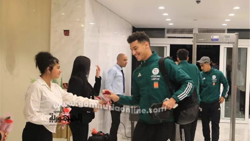 بالورود الاسماعيلاوية يستقبلون بعثة منتخب الجزائر