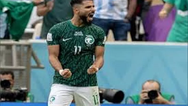 نجم المنتخب السعودي يوجه رسالة للجماهير قبل مواجهة أستراليا