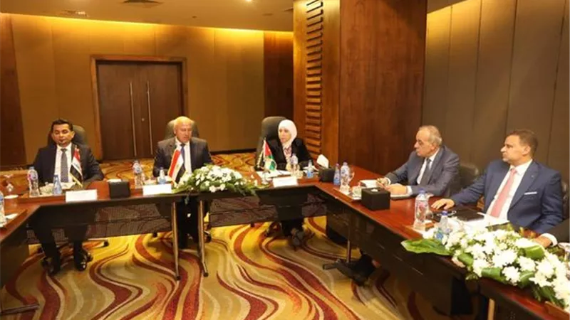 وزير النقل: نقلة نوعية يشهدها أسطول شركة الجسر العربي للملاحة