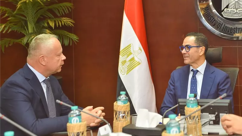 الخطيب يستعرض مع وفد شركة 