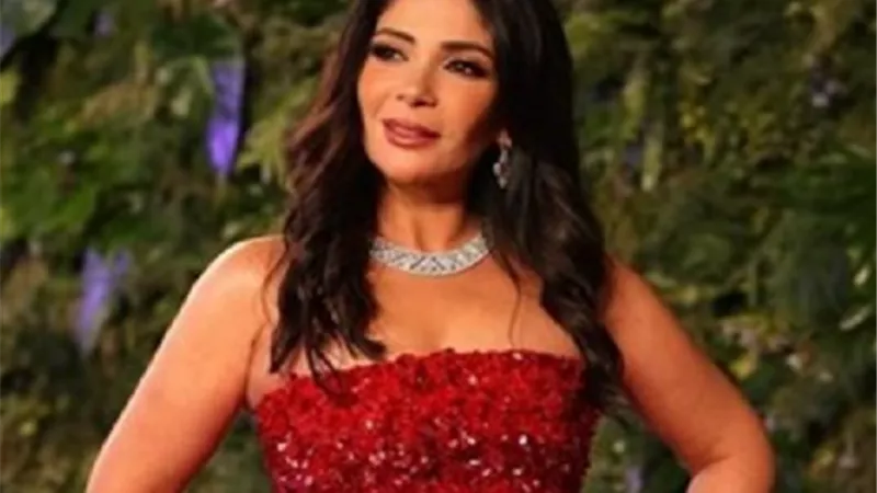 تكريم منى زكي في مهرجان البحر الأحمر السينمائي