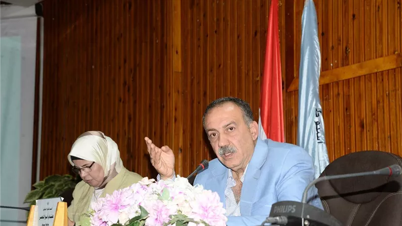 محافظ أسيوط يعقد اجتماعاً موسعاً لدفع العمل بملفي التقنين والتصالح