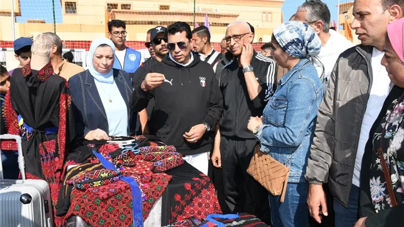 وزير الرياضة يفتتح الملعب الخماسي بمركز شباب ضاحية السلام بالعريش