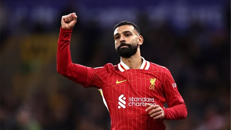 محمد صلاح يستغل غيابه عن المنتخب ويطير للإمارات