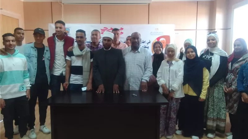 جامعة الاقصر تنظم ندوات توعوية للطلاب بالكليات
