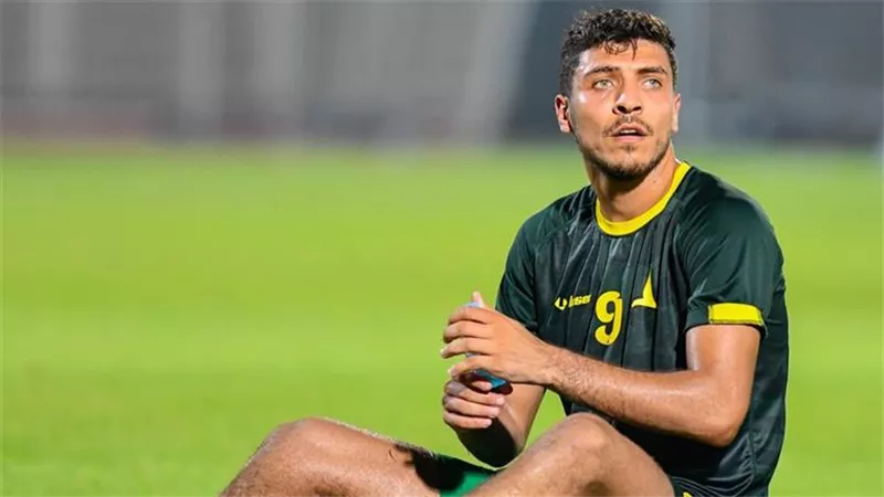 محمد شريف: الأولوية للأهلي حال عودتي الي مصر