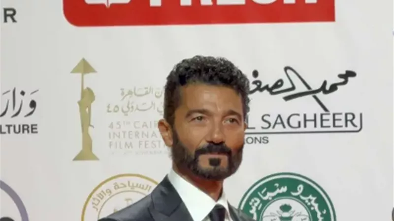 وصول الفنان خالد النبوي إلى مهرجان القاهرة السينمائي الدولي