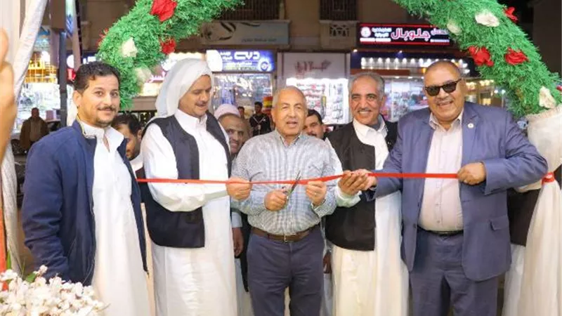 «العوضي» يفتتح منفذ لبيع اللحوم الطازجة بأسعار مخفضة بمطروح