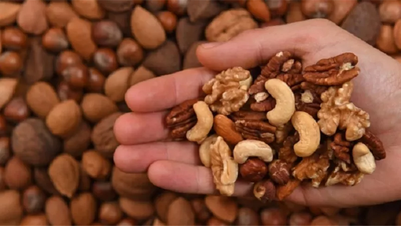 دراسة .. المكسرات تقلل من خطر الإصابة بالخرف