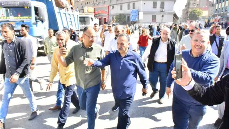 محافظ أسيوط يقود حملة مكبرة لرفع الإشغالات على حرم الطريق