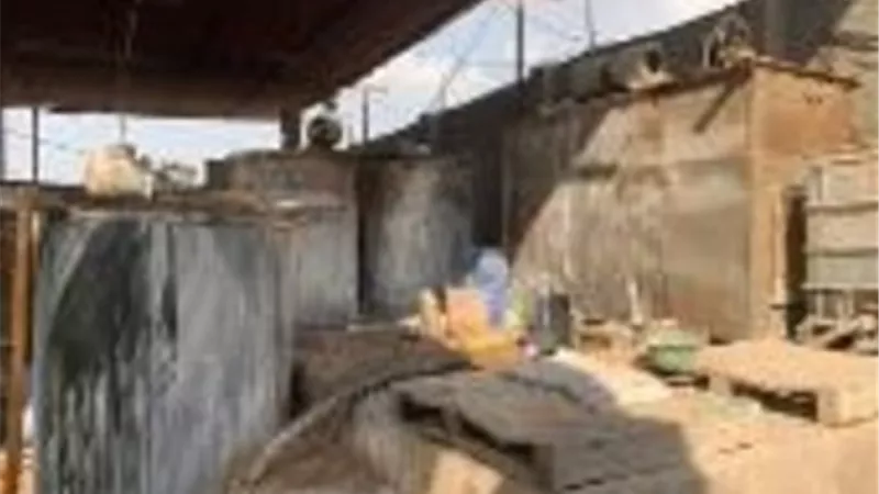 ضبط أطنان مواد خام ومخصبات زراعية مجهولة المصدر بمصنعين بالخانكة