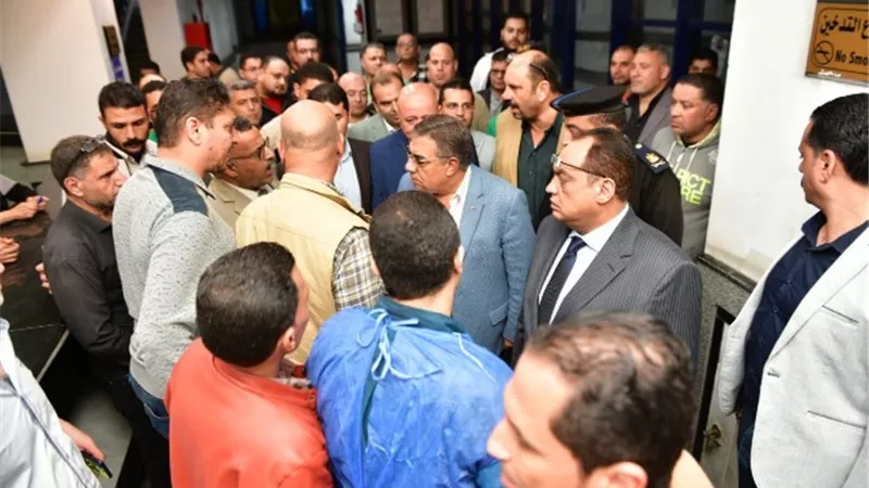 محافظ الدقهلية يتابع حالات المصابين بحادث أتوبيس بورسعيد