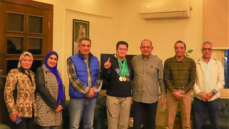 اصحاب الجياد يكرم فريق الخماسى الحديث والجهاز الفنى والإدارى