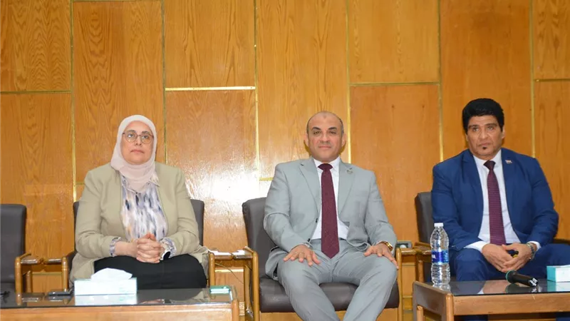 المركز الجامعي للتطوير المهني بجامعة أسيوط ينظم جلسة معلوماتية
