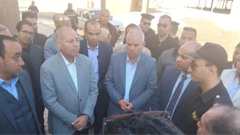تعرف على تفاصيل أكبر سوق بجنوب القاهرة فى مدينة 15 مايو.. بالصور